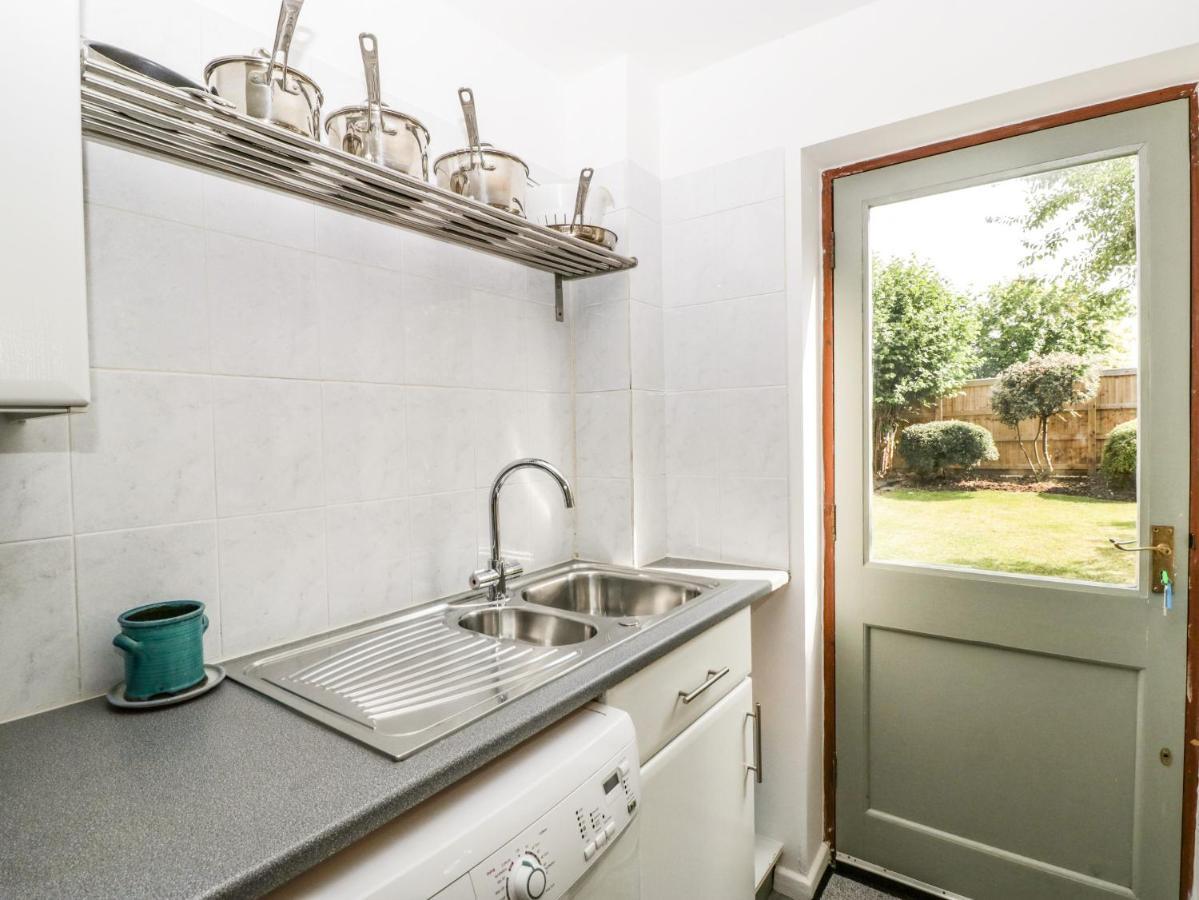 16 Mythern Meadow Bradford-On-Avon Exterior photo